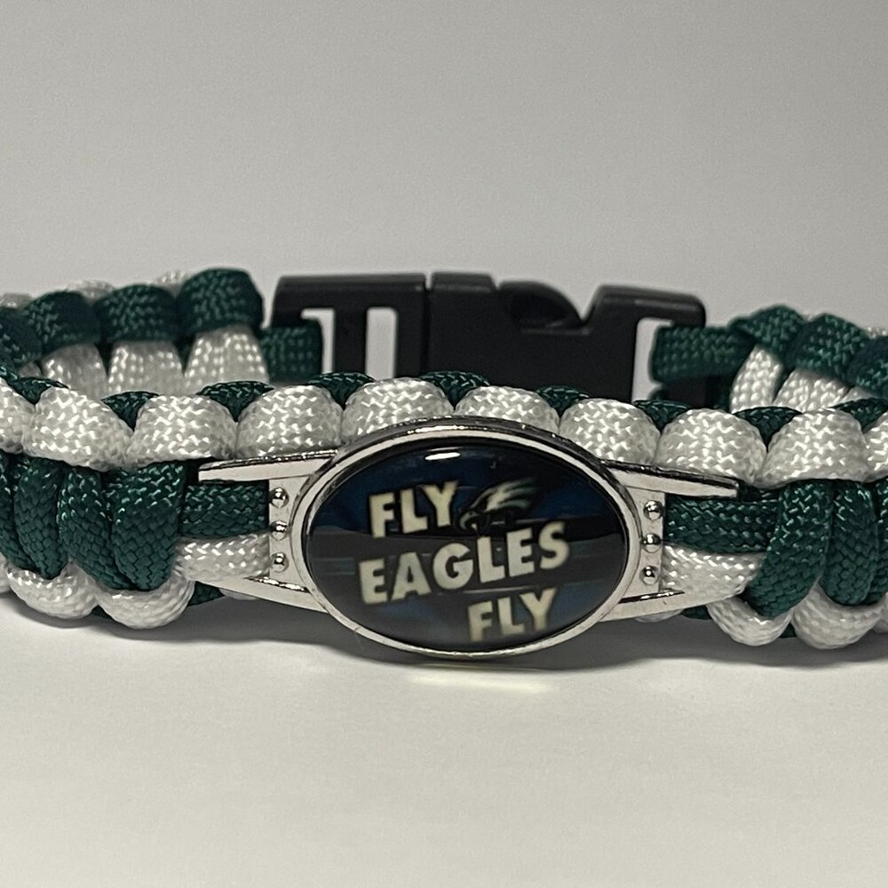 Philadelphia Eagles NFL "FLY EAGLES FLY" Paracord Bracelet NEW